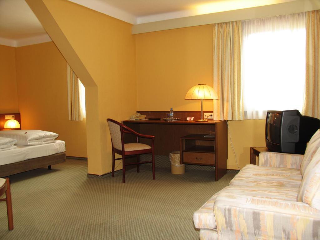 Rheinhotel Luxhof Hockenheim Exterior photo